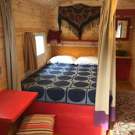 Agriturismo La Rovere - I Carrozzoni Gitani Cossano Belbo Eksteriør billede