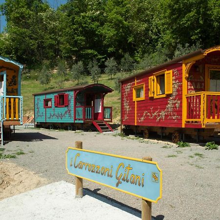 Agriturismo La Rovere - I Carrozzoni Gitani Cossano Belbo Eksteriør billede