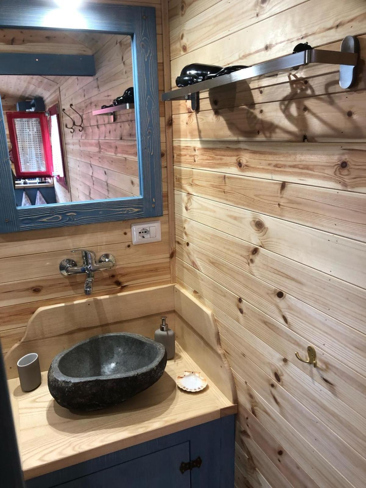 Agriturismo La Rovere - I Carrozzoni Gitani Cossano Belbo Eksteriør billede