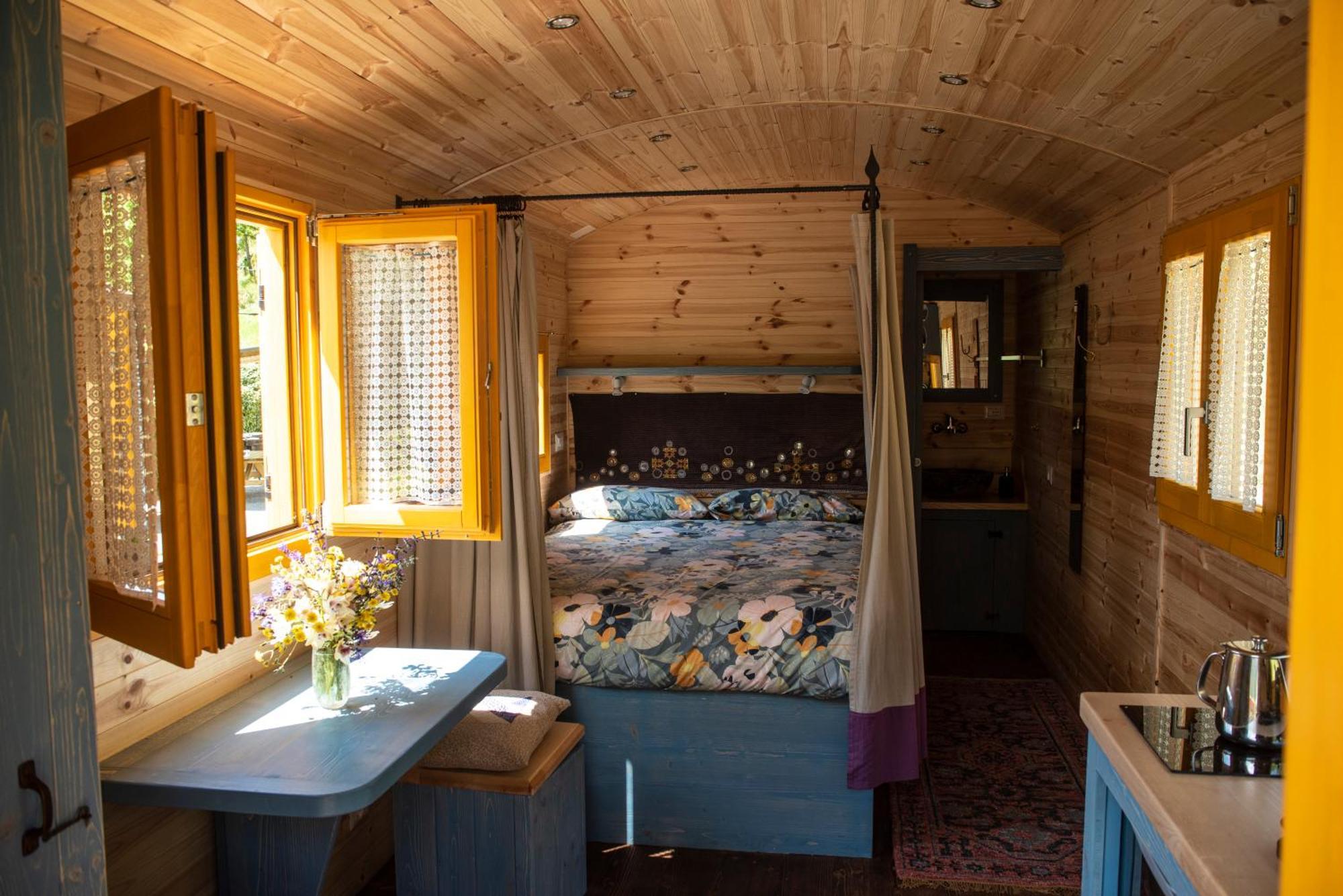 Agriturismo La Rovere - I Carrozzoni Gitani Cossano Belbo Eksteriør billede