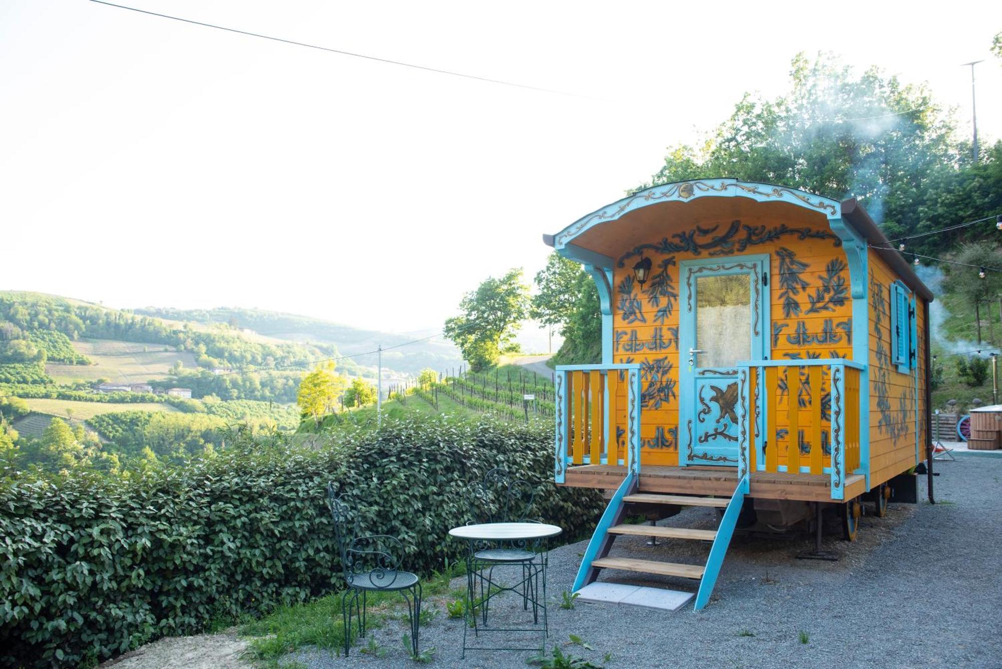 Agriturismo La Rovere - I Carrozzoni Gitani Cossano Belbo Eksteriør billede