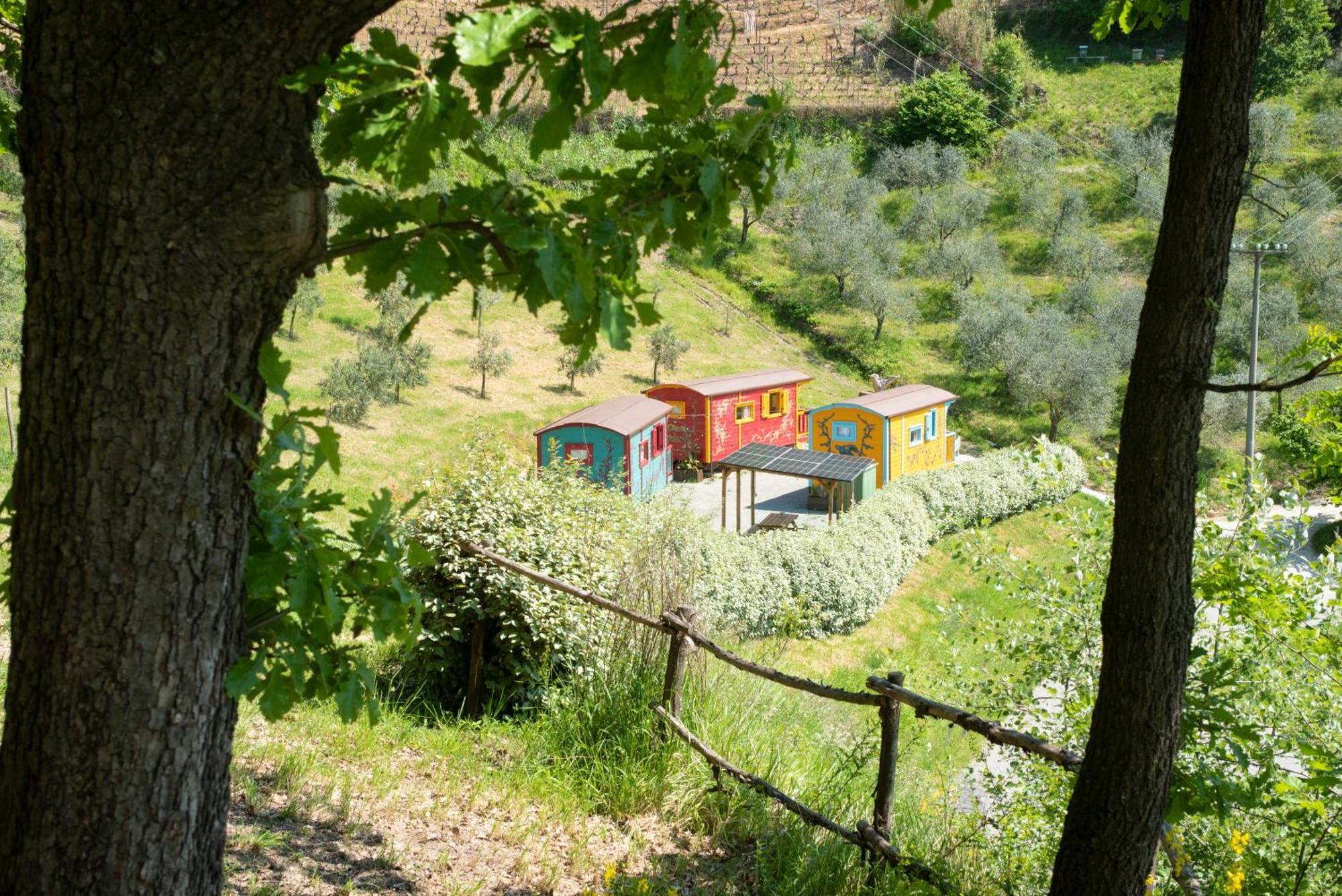 Agriturismo La Rovere - I Carrozzoni Gitani Cossano Belbo Eksteriør billede
