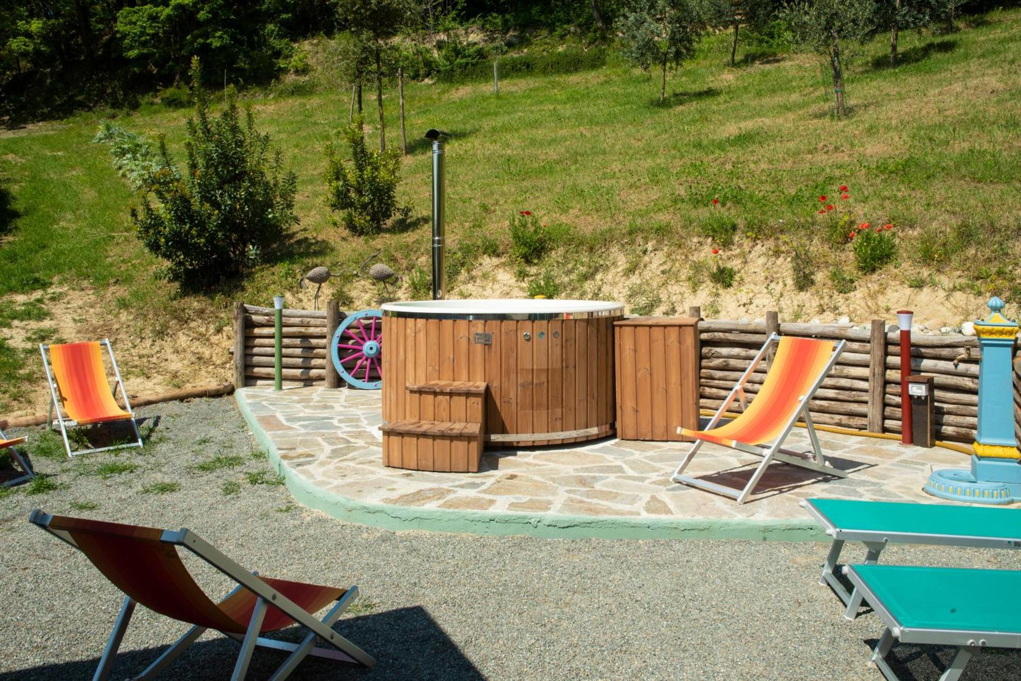 Agriturismo La Rovere - I Carrozzoni Gitani Cossano Belbo Eksteriør billede