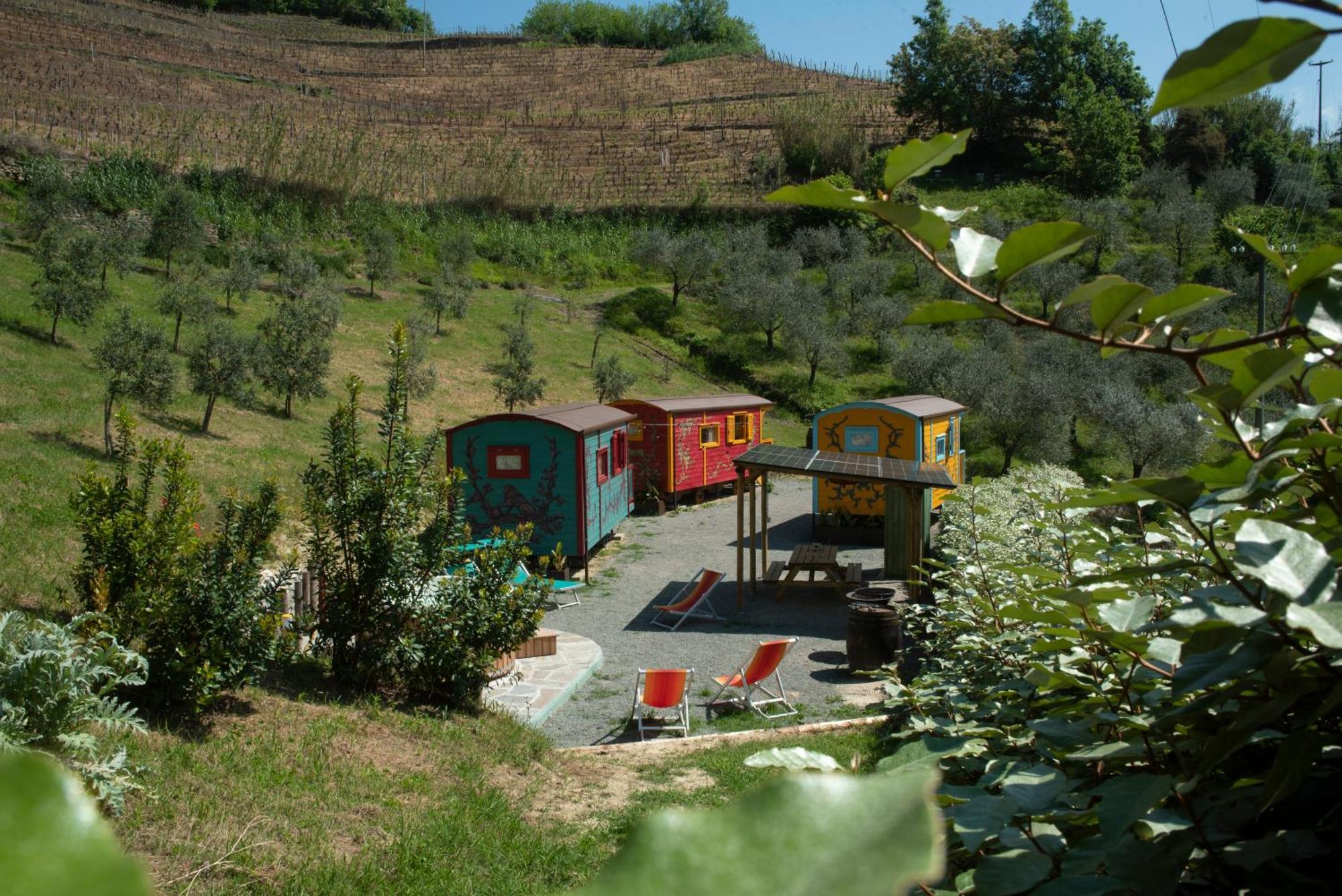 Agriturismo La Rovere - I Carrozzoni Gitani Cossano Belbo Eksteriør billede