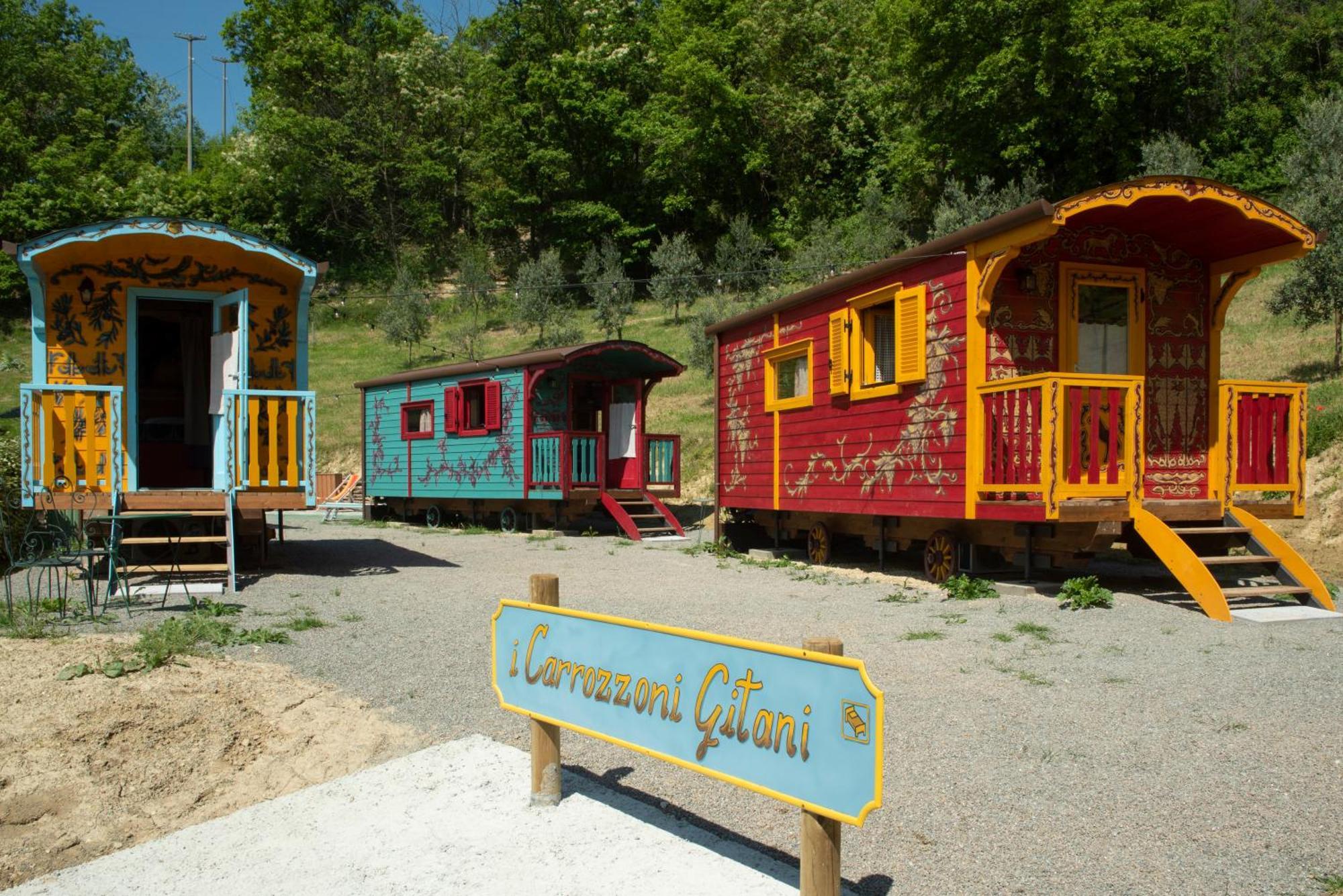 Agriturismo La Rovere - I Carrozzoni Gitani Cossano Belbo Eksteriør billede